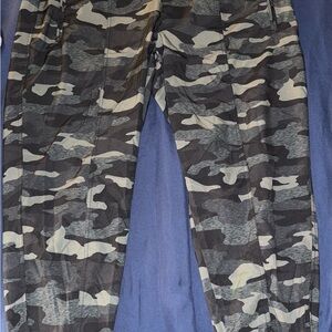 Old Navy Active Camouflage Joggers